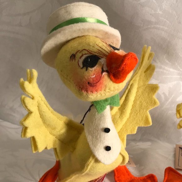 Easter Parade Ducklings - Picture 3 of 10